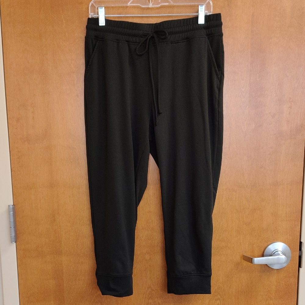 Ebb & Flow Athleisure Cropped Black Yoga Pants